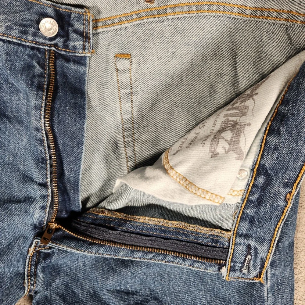 Levi's 505 Regular Fit Jeans Mens 40x30 Blue Excellent Straight Leg 00505-4886